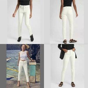 SOLD: Athleta Scultpek White Skinny Stretch Jeans